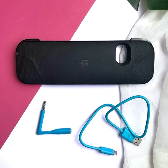 Logitech PowerShell Black Blue Game Controller Battery iPhone 5 - Picture 2 of 3